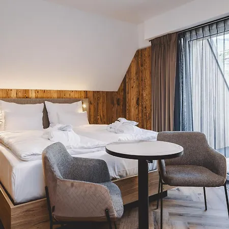The Gast House Zell Am 4*
