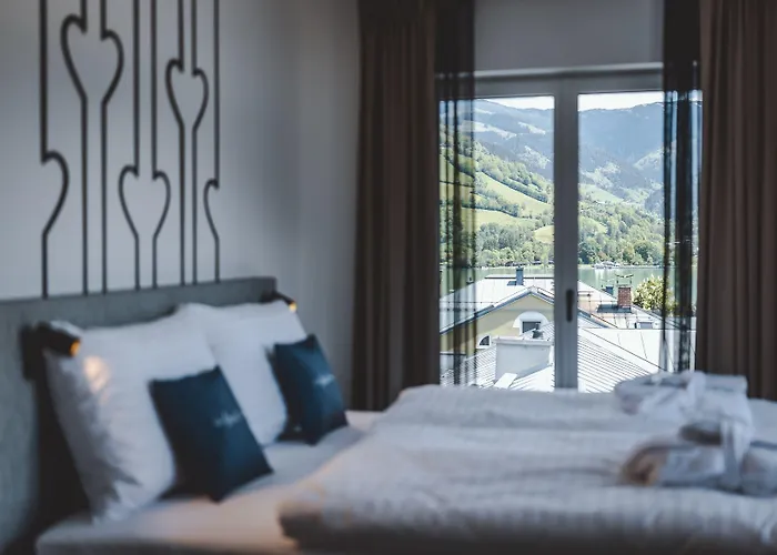 The Gast House Zell Am 4*