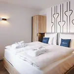 The Gast House Zell Am Hotell