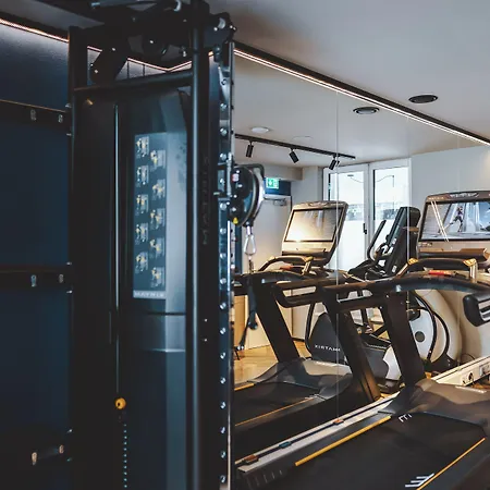 The Gast House Zell Am ホテル 4*