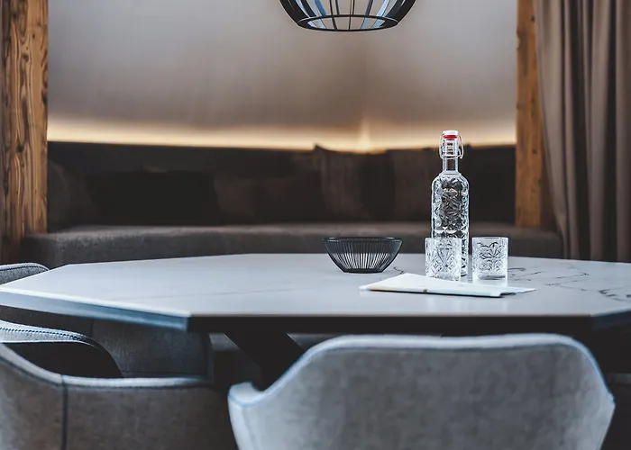 The Gast House Zell Am Hotel 4*